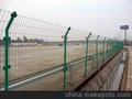 河北春泰护栏网优惠促销公路港口养殖浸塑框架护栏网