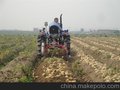 高效土豆收获机，小型土豆收获机，土豆收获机视频