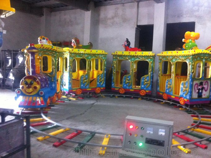 直銷 理光牌電動(dòng)游樂兒童玻璃鋼軌道小火車圖片