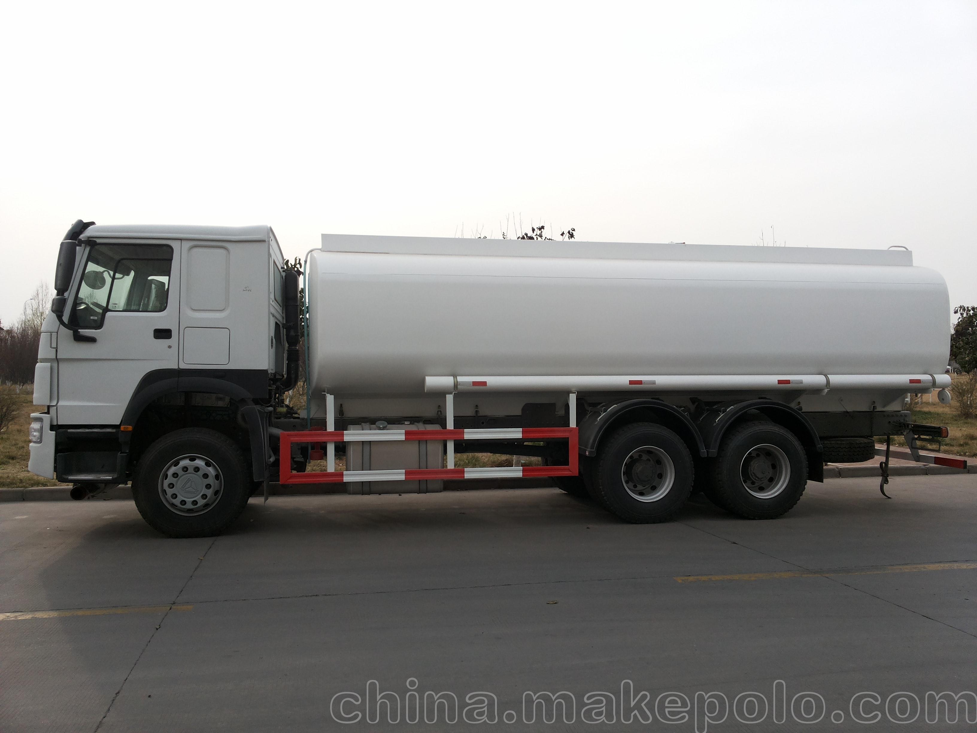 交通运输设备 机动车 货车 重汽豪沃22方油罐车 336马力 出口用  变速