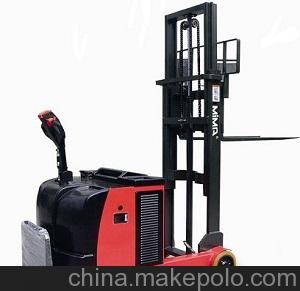 批發(fā)銷售濟南站駕式全電動托盤堆垛車  [無雙腿配重型]圖片