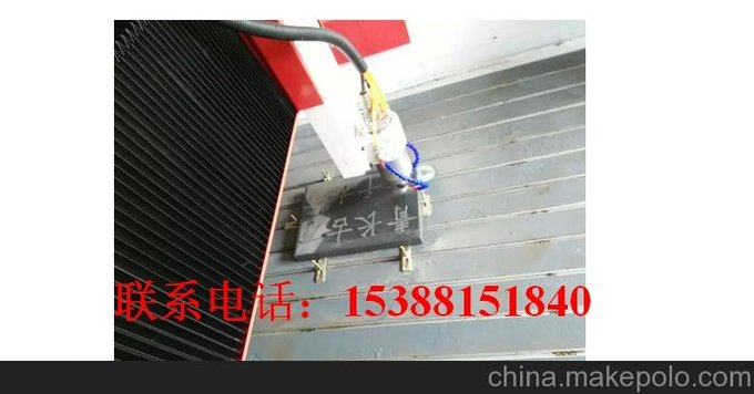 四川買(mǎi)的石材雕刻機，墓碑雕刻機，木工雕刻機，等數控設備圖片