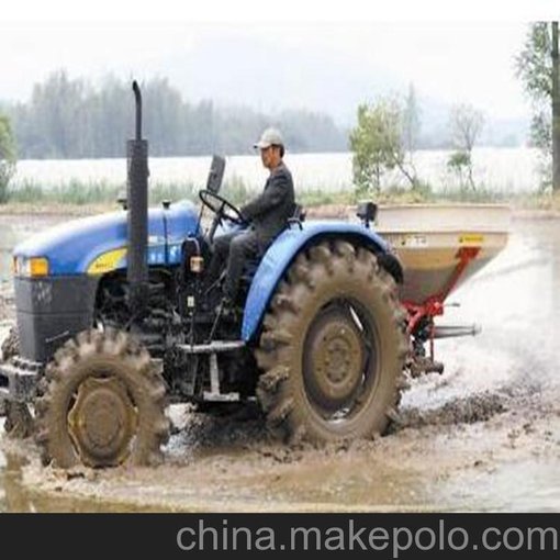 四輪帶拋灑機 土地流轉(zhuǎn)合作社撒肥機 拖拉機牽引撒肥機圖片