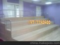 实木合唱台 带护栏的木质合唱台阶