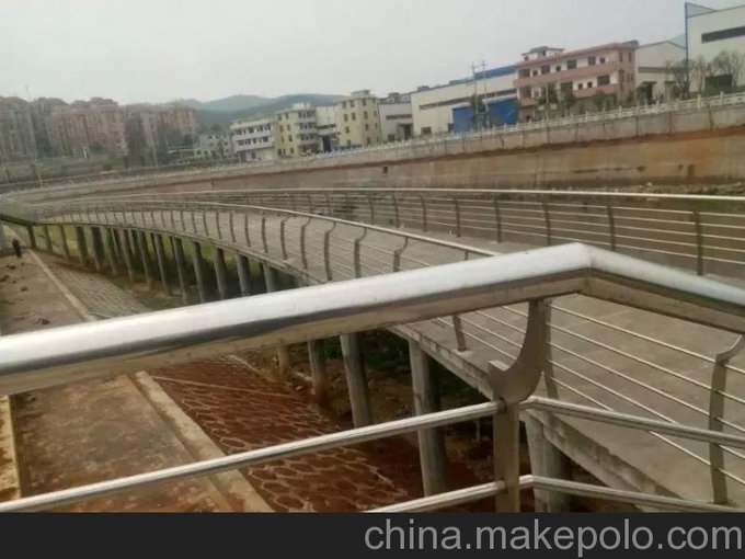 汕頭不銹鋼橋梁護(hù)欄加工廠,304不銹鋼復(fù)合管護(hù)欄,橋梁護(hù)欄桿制作安裝圖片