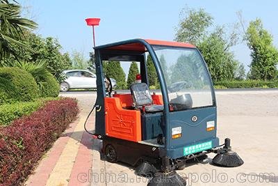 陜西環(huán)衛保潔車(chē)中小型電動(dòng)掃地機、工業(yè)清潔環(huán)衛車(chē)中小型保潔車(chē)圖片