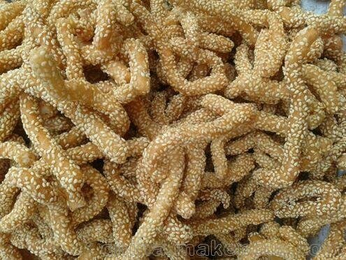 培訓(xùn)制作山藥芝麻條做法紫薯芝麻條制作過程圖片