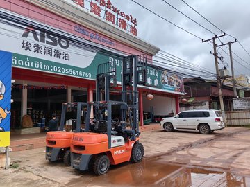 老撾萬象南洋叉車 挖掘機商行批發(fā)二手柴油叉車