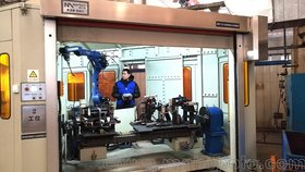 焊接机器人，焊接工装，非标自动化
