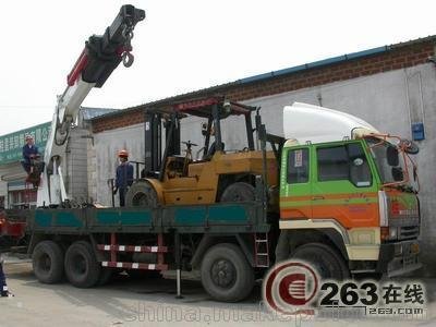 上海浦東區(qū)隨車吊出租大件移位定位、外高橋7噸叉車出租鋼管移位圖片