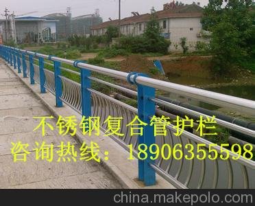 寶雞不銹鋼復(fù)合管護(hù)欄、橋梁護(hù)欄圖片
