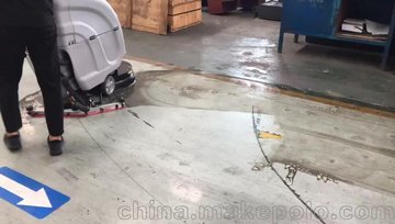 优尼斯L520B手推式洗地机现场清洗