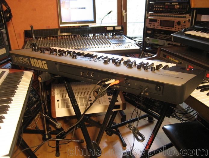 KORG KINGKORG 模擬建模合成器