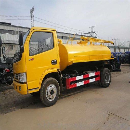 銷售各種吸糞車，三輪吸糞車，吸污車，小型灑水車，垃圾車道路清掃車圖片