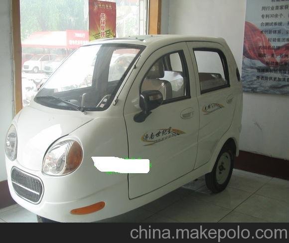 濟(jì)南先鋒全封閉三輪摩托車(chē).燃油封閉式三輪車(chē)廠家直銷(xiāo)圖片