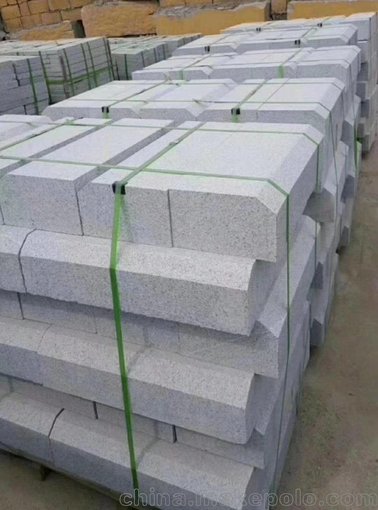 榆林市專業(yè)花崗巖芝麻白青石路沿石、路牙石，異型石材廠家直銷圖片