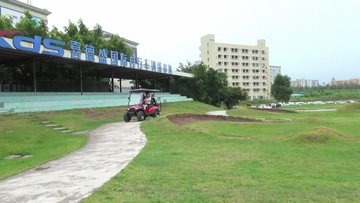 海南海口三亚有没有游客可以自驾的电瓶车观光旅游车