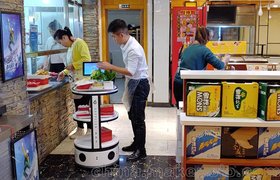 海鲜火锅店服务员机器人 冰镇海鲜传送机器人  海鲜餐厅服务员