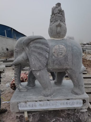 阜陽定制青石石象認(rèn)準(zhǔn)嘉祥縣強(qiáng)龍石雕圖片