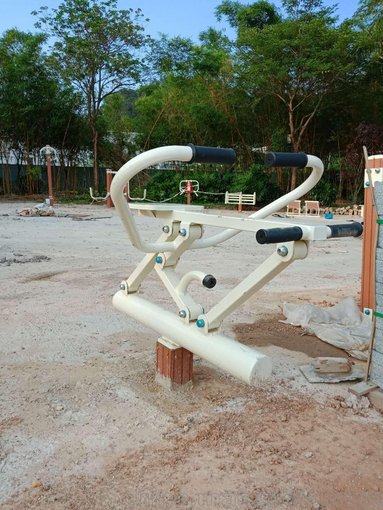 供應(yīng)成都健身器材、小區(qū)健身器材、塑膠地坪、公園椅生產(chǎn)廠家圖片