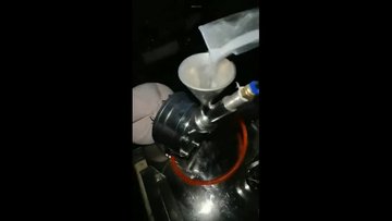 微型气流磨粉机视频，实验室用气流粉碎机是什么样的