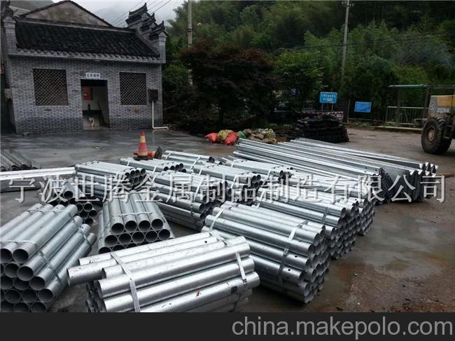 海寧世騰實用波形護(hù)欄圖片
