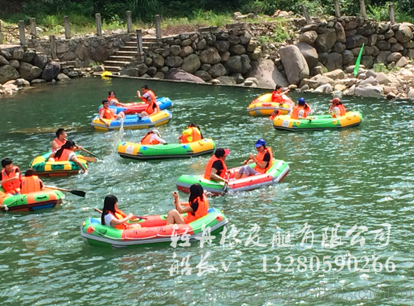 漂流橡皮艇釣魚船定做，加厚2人漂流船，2人專業(yè)漂流艇生產(chǎn)廠家圖片