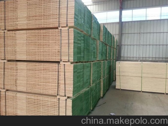 專業(yè)生產(chǎn)出口級建筑用松木LVL腳踏板.腳手架板.免熏蒸.側(cè)面燙字.圖片
