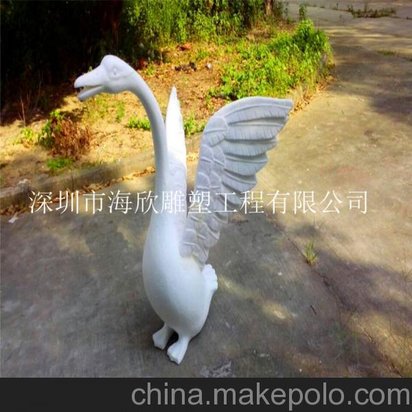 玻璃钢白天鹅雕塑喷水鸭子雕塑水上景观小品动物雕塑公园别墅摆件