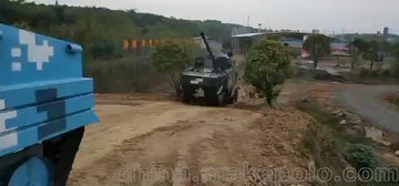开动版坦克装甲车模型