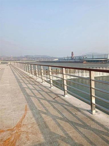 浙江衢州不銹鋼橋梁護欄品質保障圖片