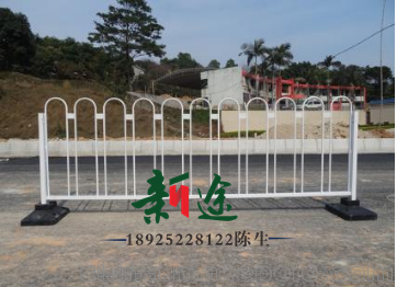 市政護(hù)欄是公共交通生活的一道安全屏障圖片