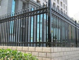 郑州生产小区庭院阳台隔离锌钢护栏 厂区锌钢围墙铁艺护栏