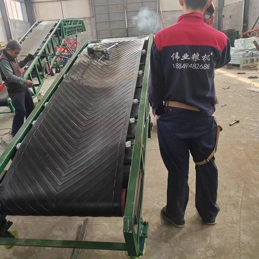 滾筒伸縮輸送機 物流貨物裝卸車(chē) 伸縮輸送機皮帶機圖片